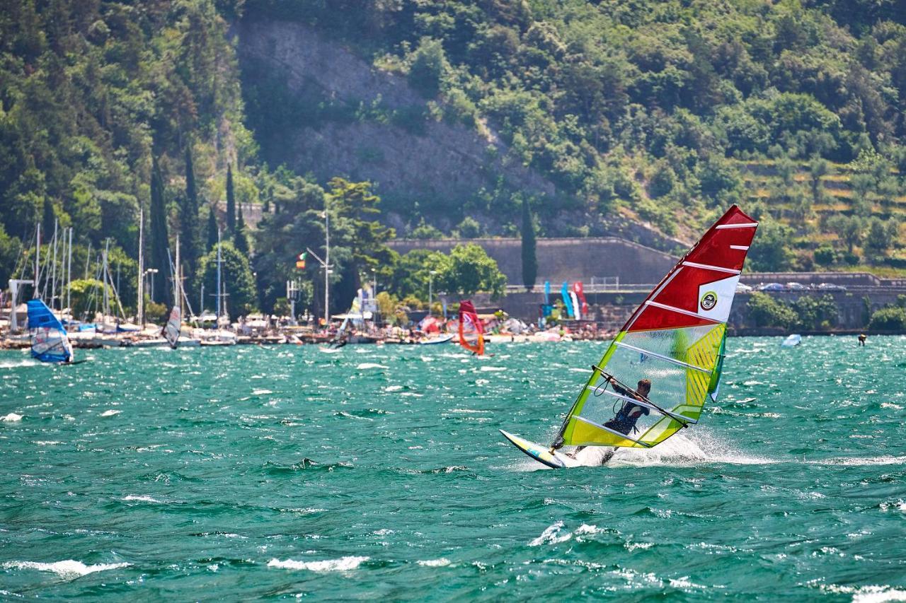 Hotel Lido Blu - Surf & Bike Torbole Sul Garda Exterior foto