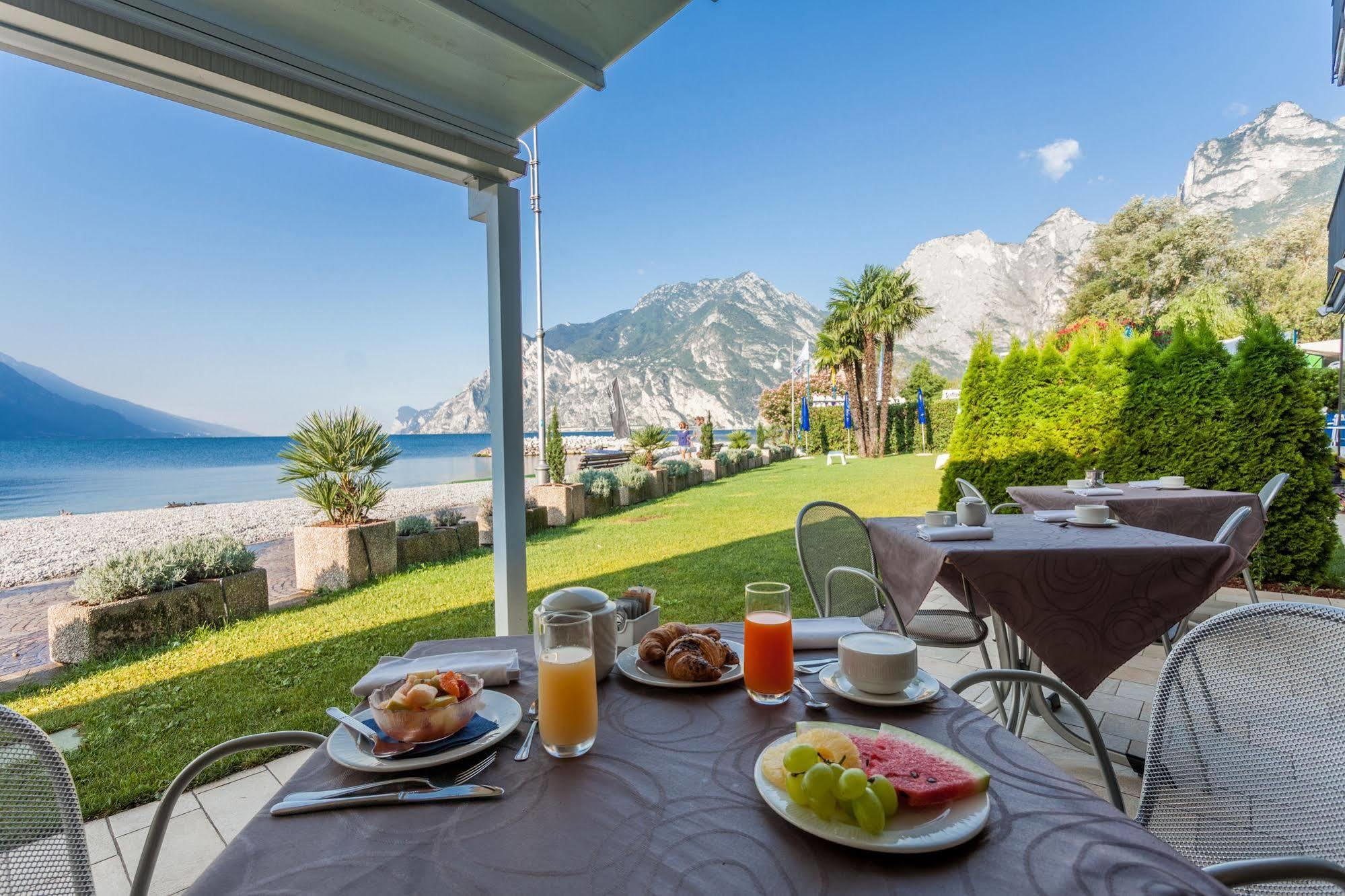 Hotel Lido Blu - Surf & Bike Torbole Sul Garda Exterior foto