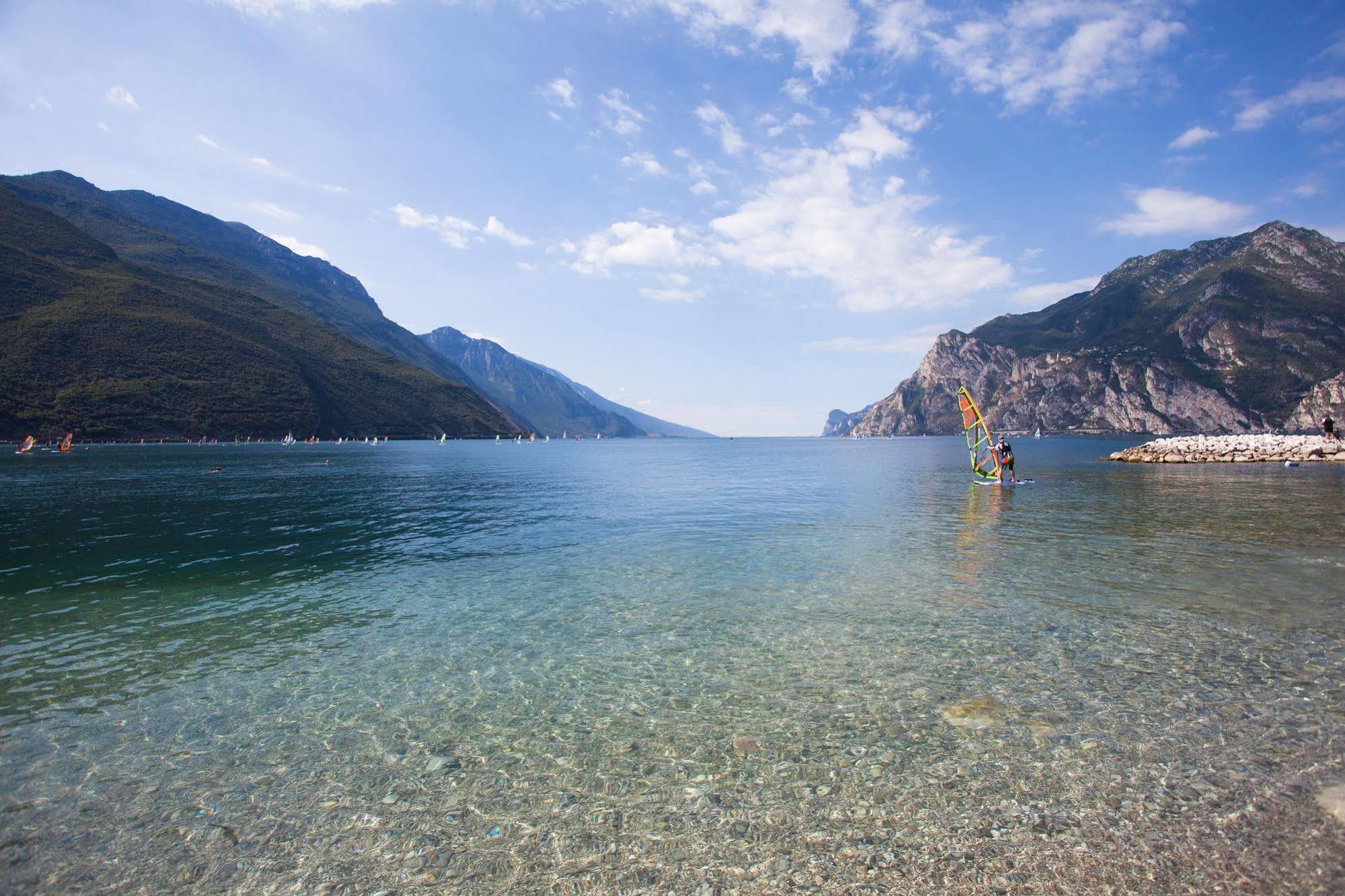 Hotel Lido Blu - Surf & Bike Torbole Sul Garda Exterior foto